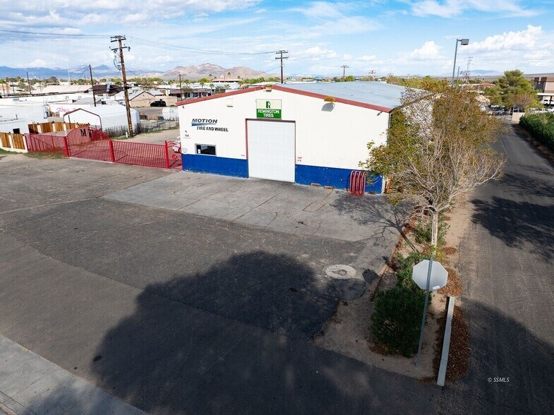 More Photos Of 120 S Warner St, Ridgecrest Auto Repair For Sale