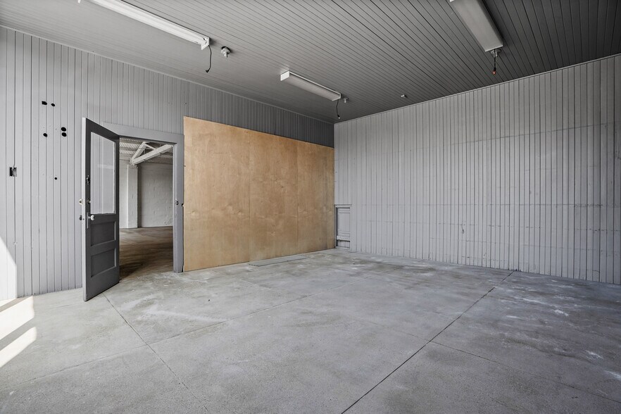 More Photos Of 3909-3917 E Anaheim St, Long Beach Storefront For Lease