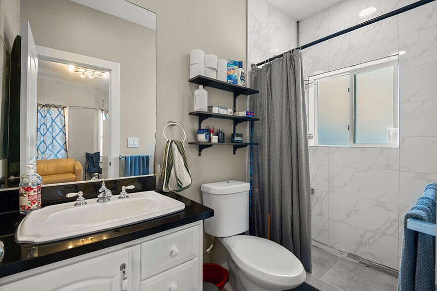 More Photos Of 2004 27th Ave, Oakland Apartments For Sale