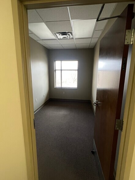 More Photos Of 2701 Chancellor Dr, Fort Mitchell Medical For Sale