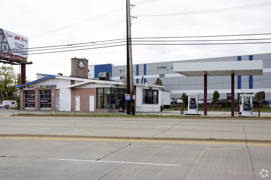 More Photos Of 2800 E Higgins Rd, Elk Grove Village Service Station For Sale