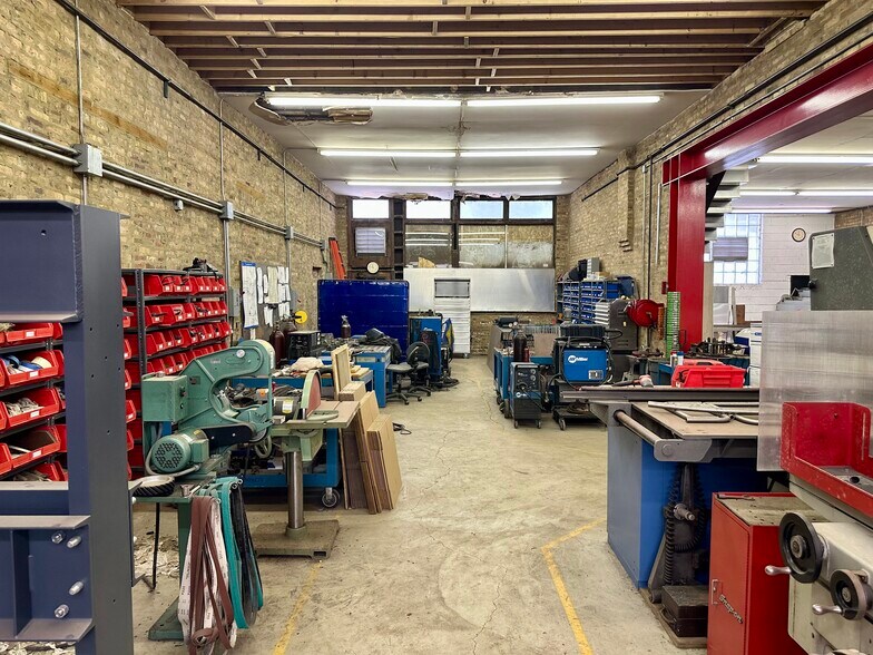 More Photos Of 1908 N Milwaukee Ave, Chicago Manufacturing For Sale