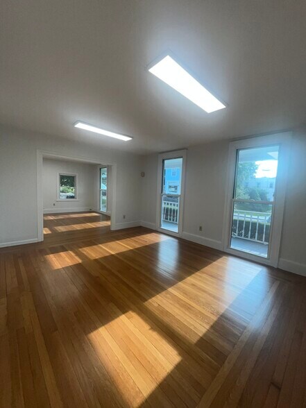 More Photos Of 14 Main St, Bedford Hills Storefront Retail Office For Lease