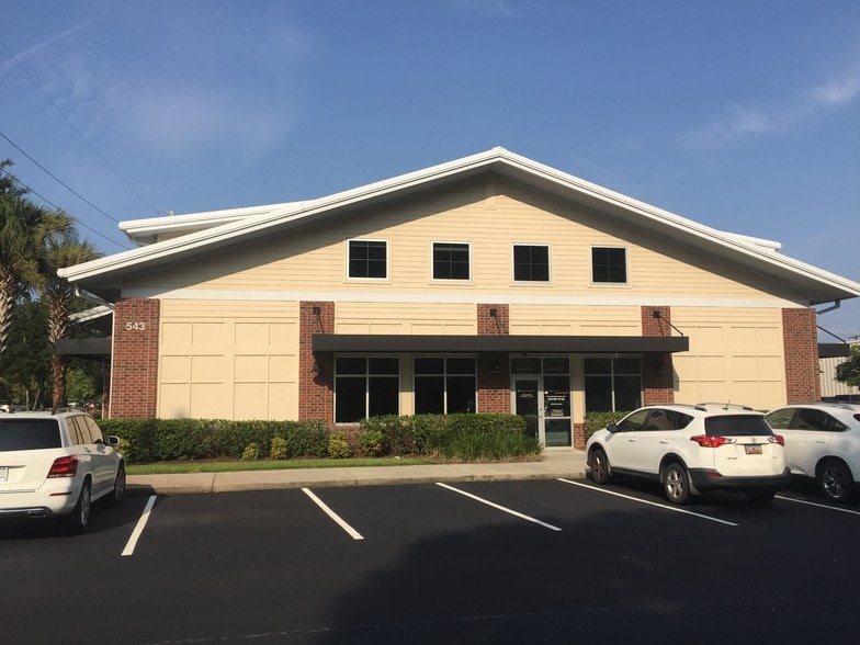 More Photos Of 543 Long Point Rd, Mount Pleasant Loft Creative Space For Lease