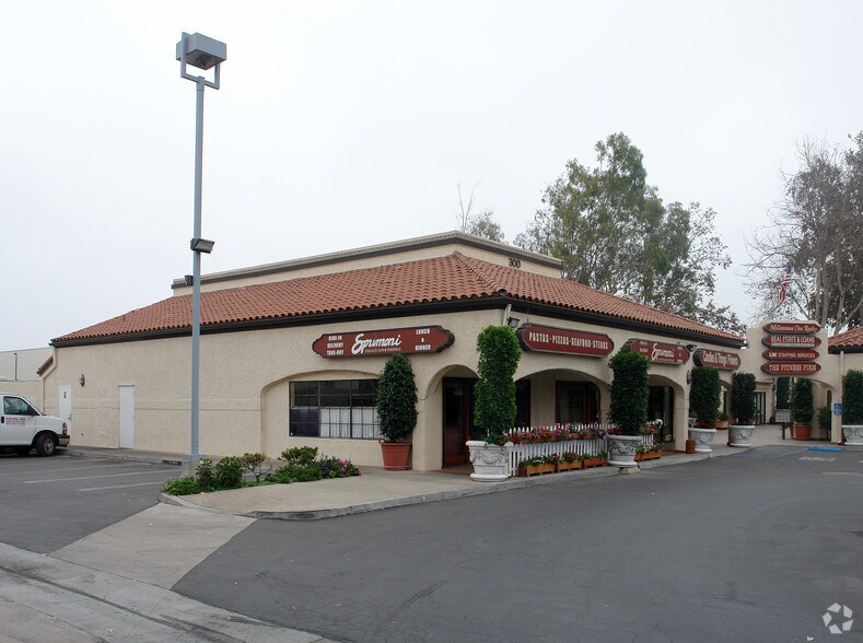 More Photos Of 330-390 N Lantana St, Camarillo Unknown For Lease