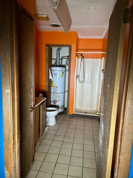 More Photos Of 2770 N Douglass St, Malden Storefront Retail Office For Sale