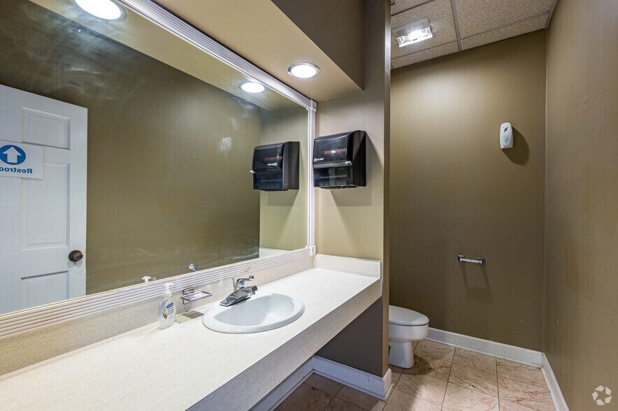 More Photos Of 815 Main St, Little Rock Storefront Retail Office For Lease