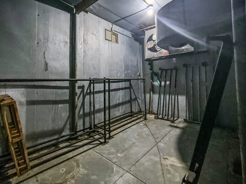 More Photos Of 445 W Maple St, Slater General Retail For Sale