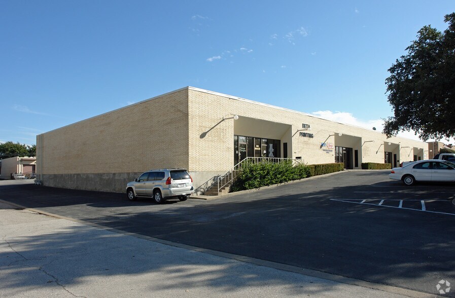 More Photos Of 13706-13720 Neutron Rd, Dallas Light Manufacturing For Lease