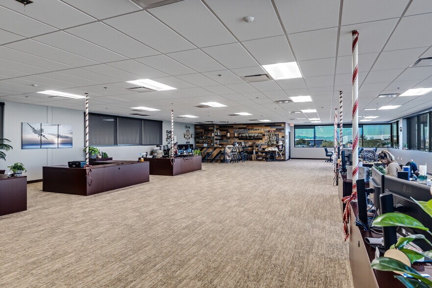 More Photos Of 2675 E Cessna Dr, Chandler Warehouse For Sale