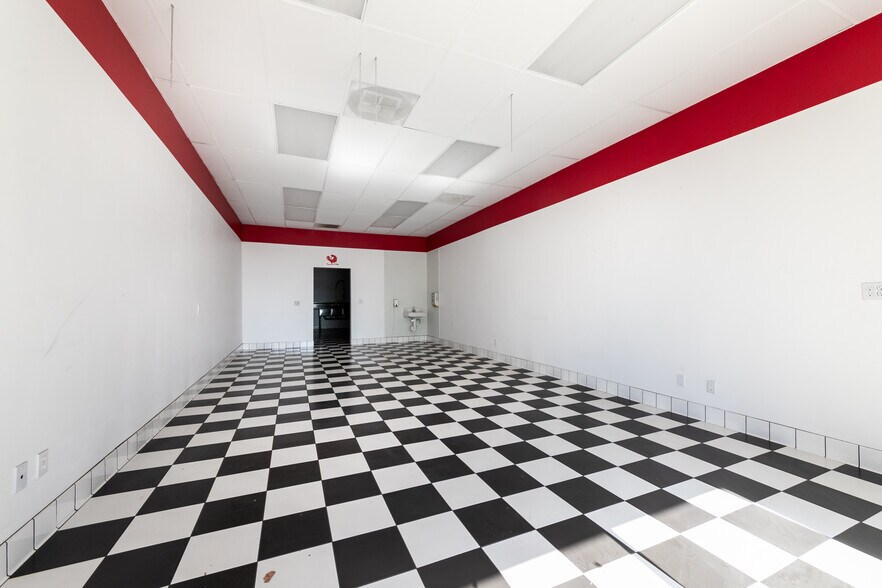 More Photos Of 14701-14721 Princeton Ave, Moorpark Unknown For Lease