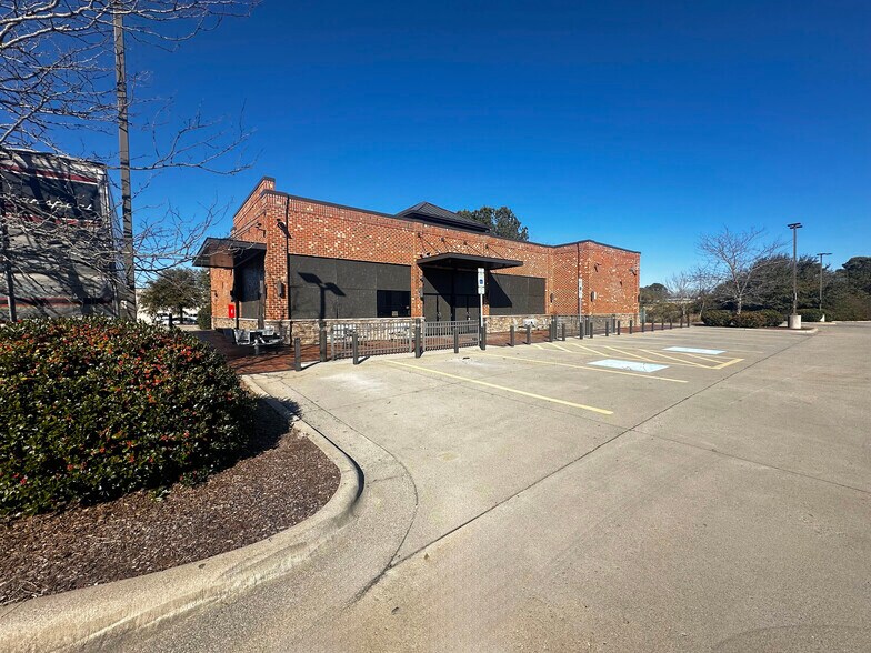 More Photos Of 1690 Benvenue Rd, Rocky Mount Freestanding For Sale