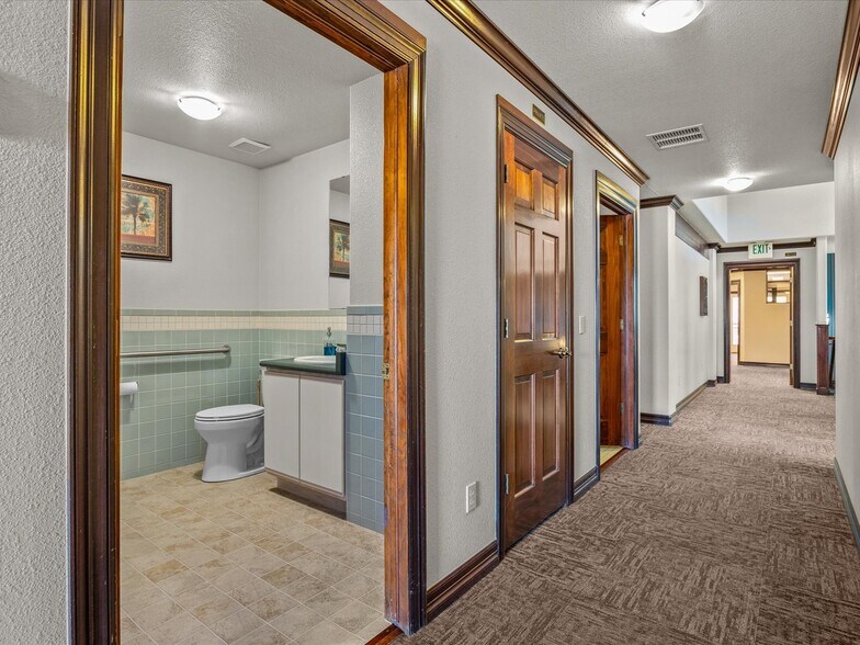 More Photos Of 800 Belford Ave, Grand Junction Office For Sale