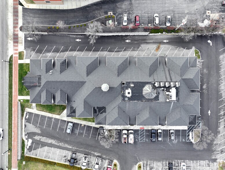 More Photos Of 1030 S Rangeline Rd, Carmel Freestanding For Lease