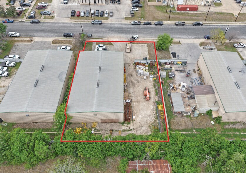 More Photos Of 2320 Patterson Industrial Blvd, Pflugerville Warehouse For Sale