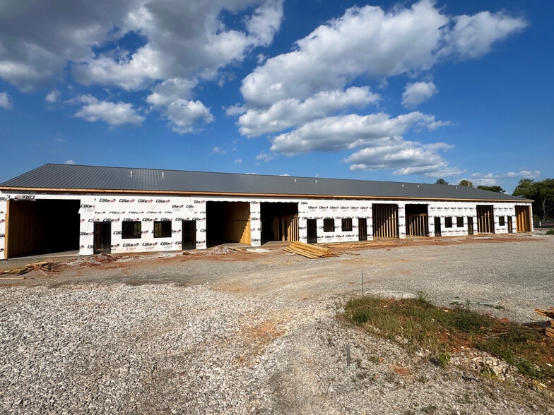 More Photos Of 400 Red Squirrel St, Bowling Green Specialty For Sale