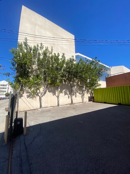 More Photos Of 415 E broadway, Glendale Storefront Retail Office For Sale