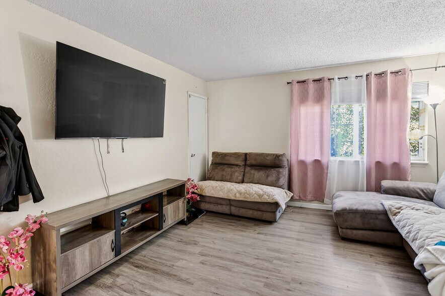 More Photos Of 5653 Via Monte Dr, San Jose Apartments For Sale