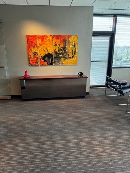 More Photos Of 7226 Lee Deforest Dr, Columbia Medical For Sale