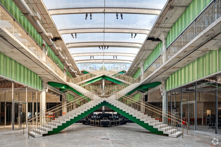 More Photos Of 401 Franklin St, Houston General Retail For Lease