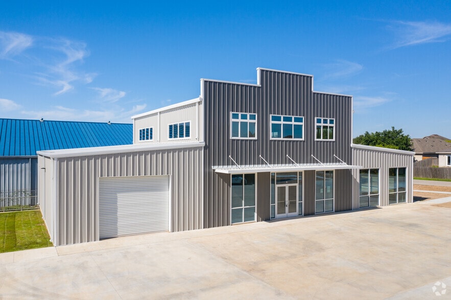 More Photos Of 11215 Conroy Ln, Manchaca Warehouse For Sale