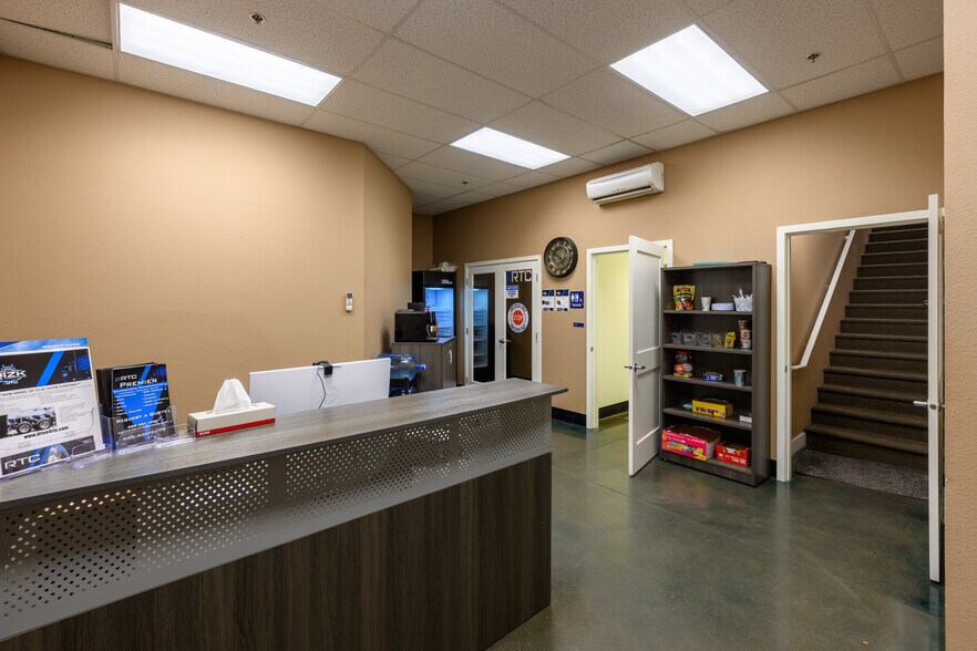 More Photos Of 2123 Deerhound ave, Redmond Service For Lease