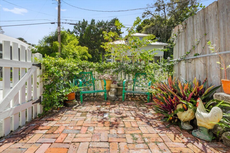 More Photos Of 16 Locust St, Saint Augustine Specialty For Sale