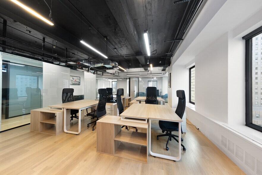 More Photos Of 633 Third Ave, New York Office For Sale