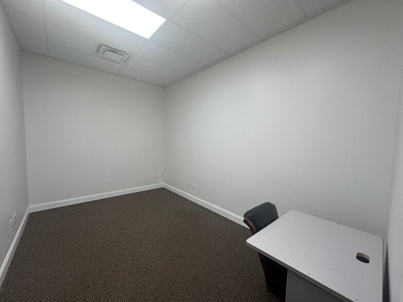 More Photos Of 496 N Town Center Rd, Mooresville Medical For Lease