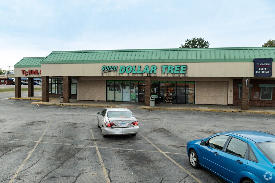 More Photos Of 2301-2585 S MacArthur Blvd, Springfield General Retail For Sale