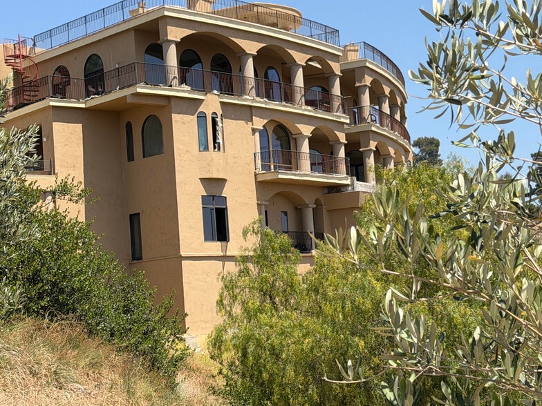 Primary Photo Of 85 Altamont Way, Camarillo Specialty For Sale