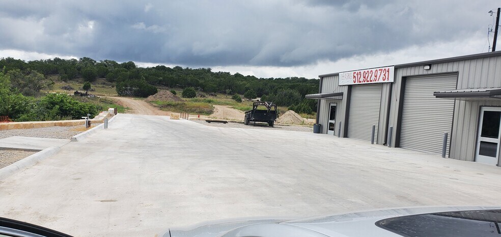 More Photos Of 10401 E Hwy 71, Spicewood Warehouse For Lease