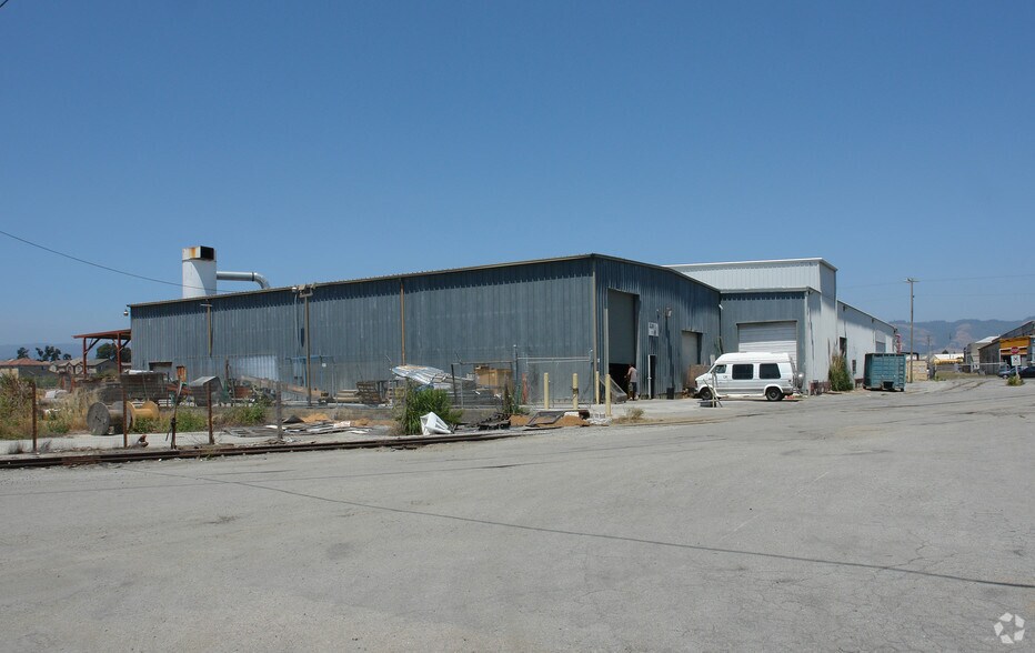 More Photos Of 880 W Beach Rd, Watsonville Warehouse For Sale