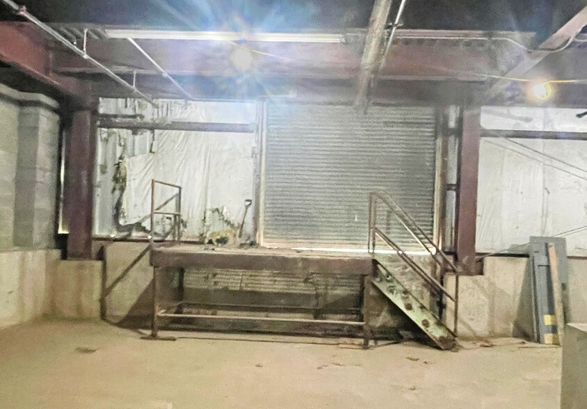 More Photos Of 50 Holt Dr, Stony Point Warehouse For Lease