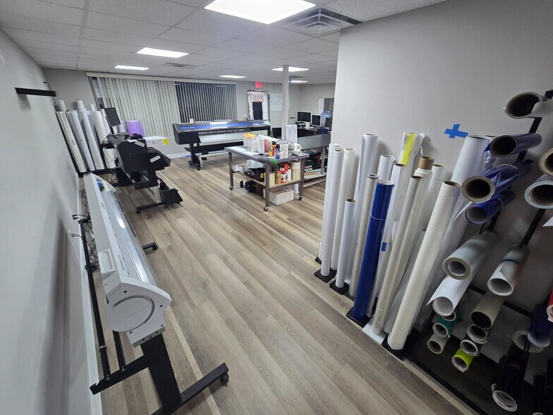 More Photos Of 525 State Road 7, Margate General Retail For Sale