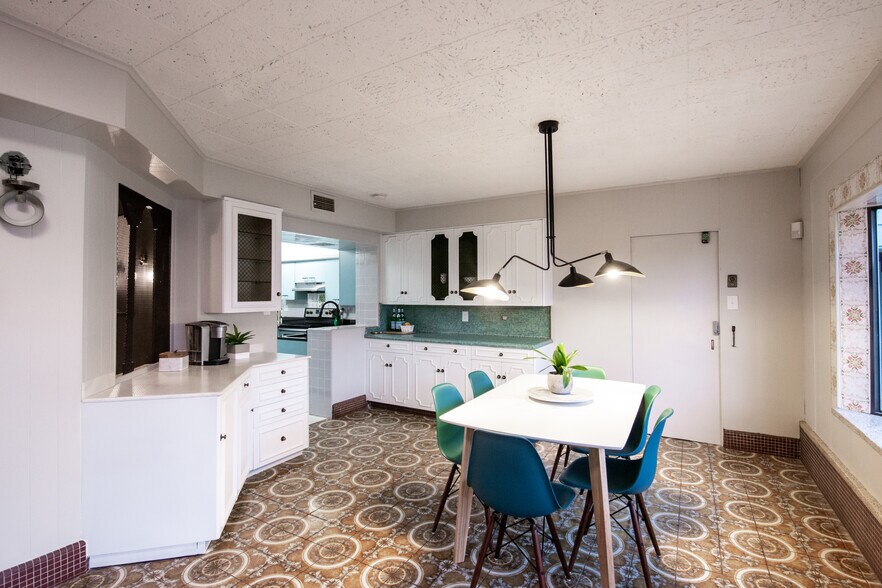 More Photos Of 2715 Sullins St, Knoxville Apartments For Sale