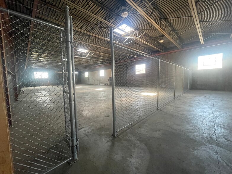 More Photos Of 9129 Euclid Ave, Manassas Warehouse For Lease