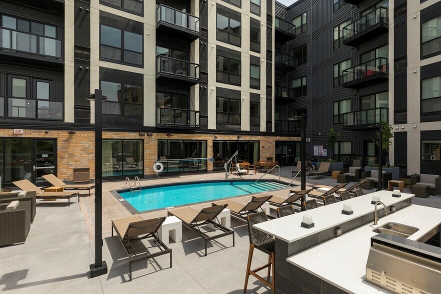 More Photos Of 1700 Plymouth Rd, Minnetonka Apartments For Lease