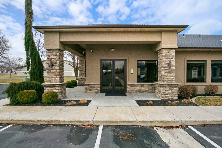 More Photos Of 133 E 50th St, Garden City Loft Creative Space For Sale