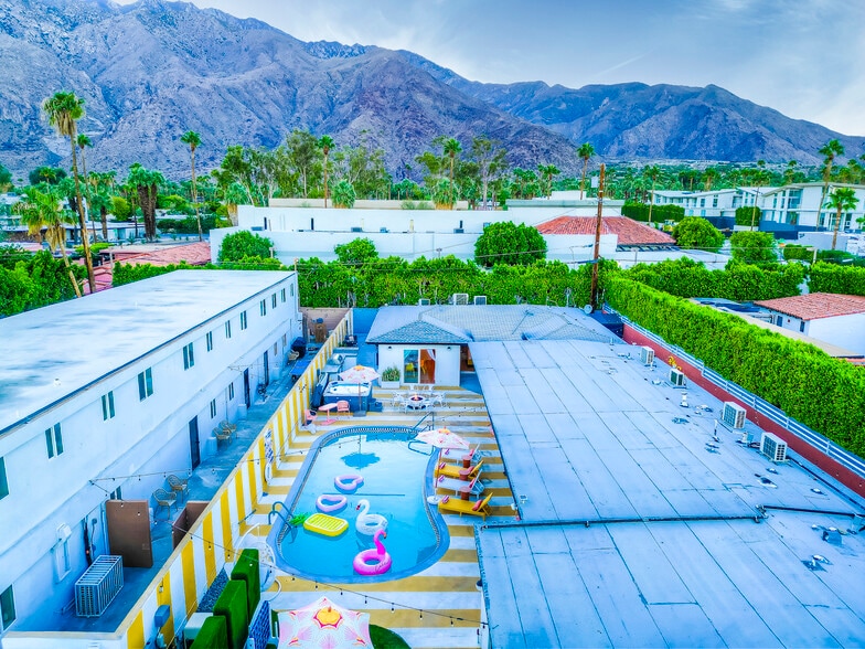More Photos Of 1339 N Indian Canyon Dr, Palm Springs Hotel For Sale