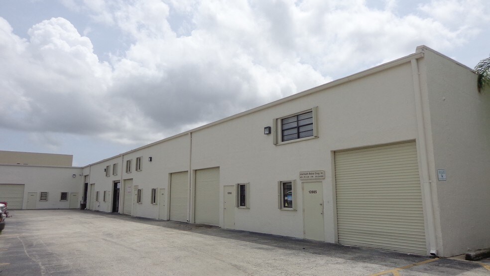 More Photos Of 13977-13981 SW 140th St, Miami Light Distribution For Sale