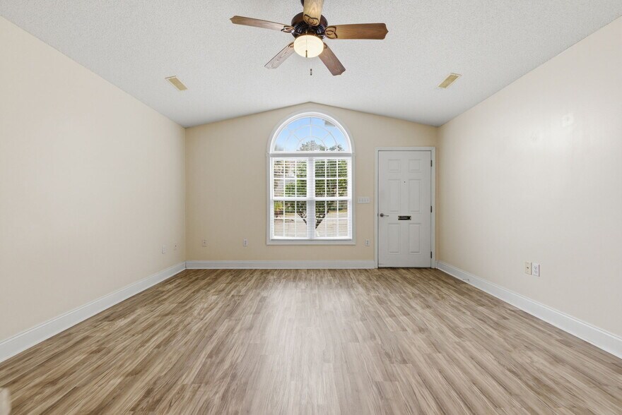 More Photos Of 100 Garden Manor Ct, Murrells Inlet Apartments For Sale