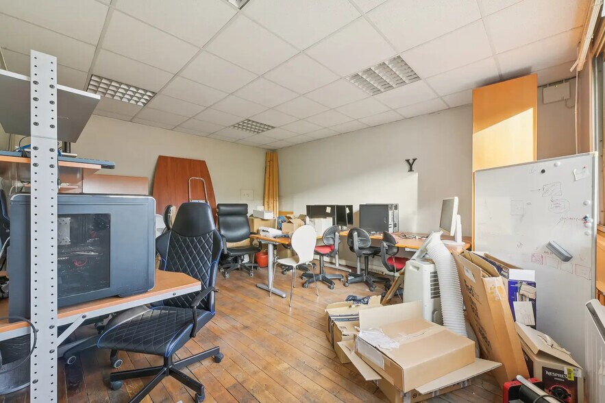 More Photos Of 20 Rue Marx Dormoy, Paris Office For Sale