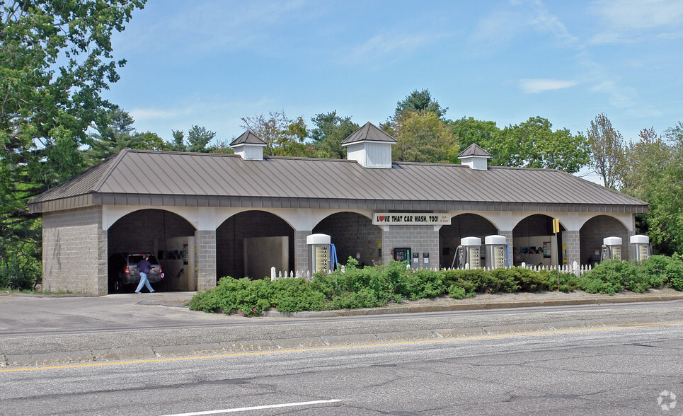 Primary Photo Of 177 Bath Rd, Brunswick Carwash For Sale