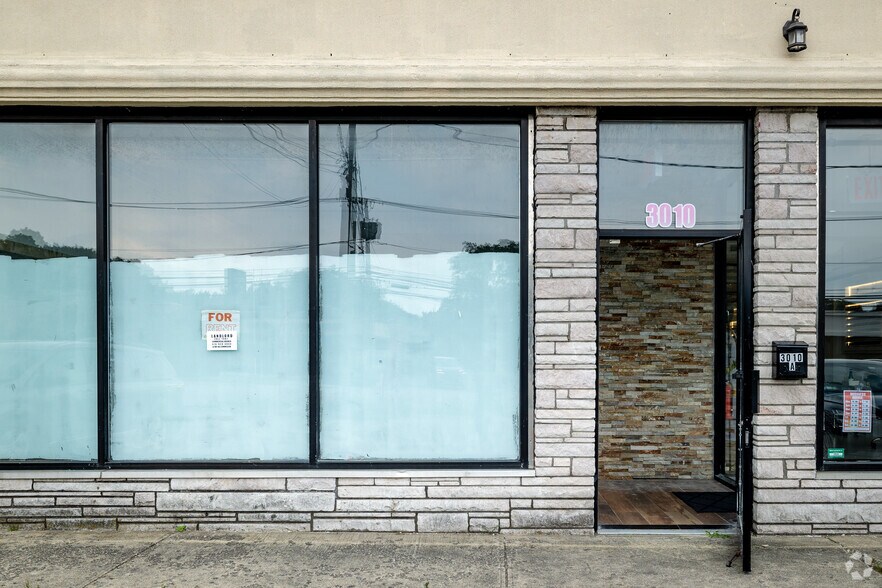 More Photos Of 3012A Jericho Tpke, East Northport Storefront For Lease