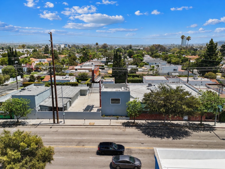 More Photos Of 2718 S Robertson Blvd, Los Angeles Service For Sale