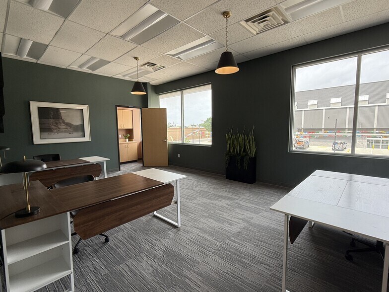 More Photos Of 3851 NE Loop 820, Fort Worth Office Residential For Lease