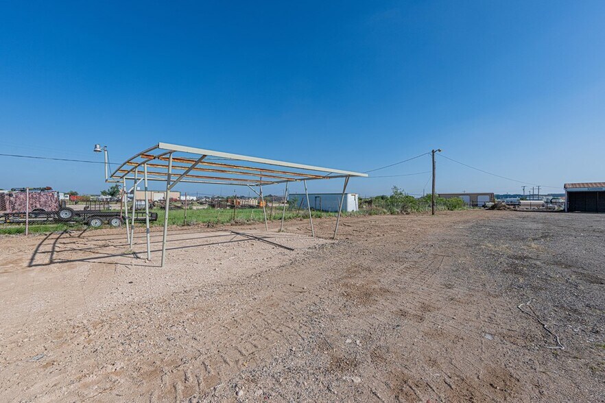 More Photos Of 1405 Garden City Hwy, Midland Office Residential For Sale