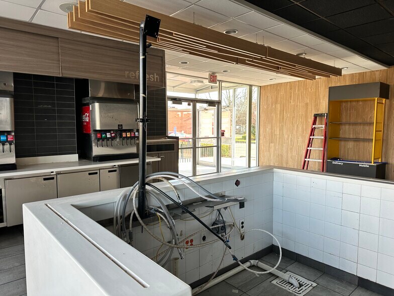 More Photos Of 3850 Veterans Memorial Hwy, Bohemia Fast Food For Lease