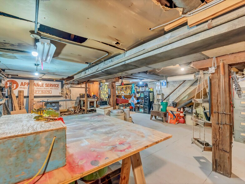 More Photos Of 517A N Railway St SE, Medicine Hat Storefront Retail Residential For Sale